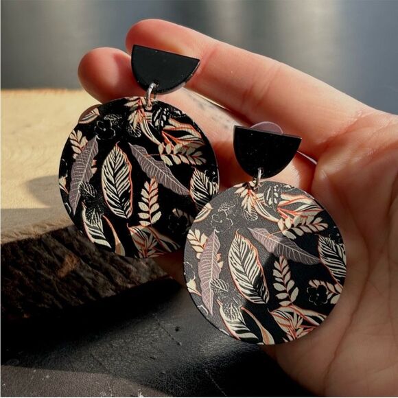 Bohemian Round Floral Plant Resin Hoop Drop Unique Statement Earrings - Picture 3 of 5